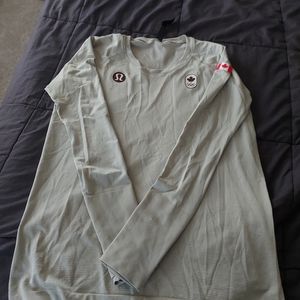 Lululemon team canada 🇨🇦 long sleeve swiftly tech shirt.